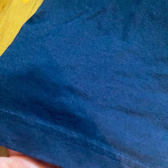 Plain navy blue T-shirt from Old Navy. - Picture 2 of 3